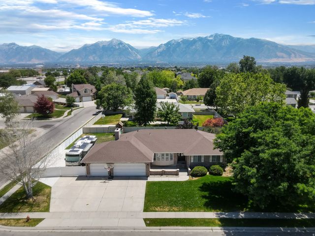10469 S 2330 W, South Jordan