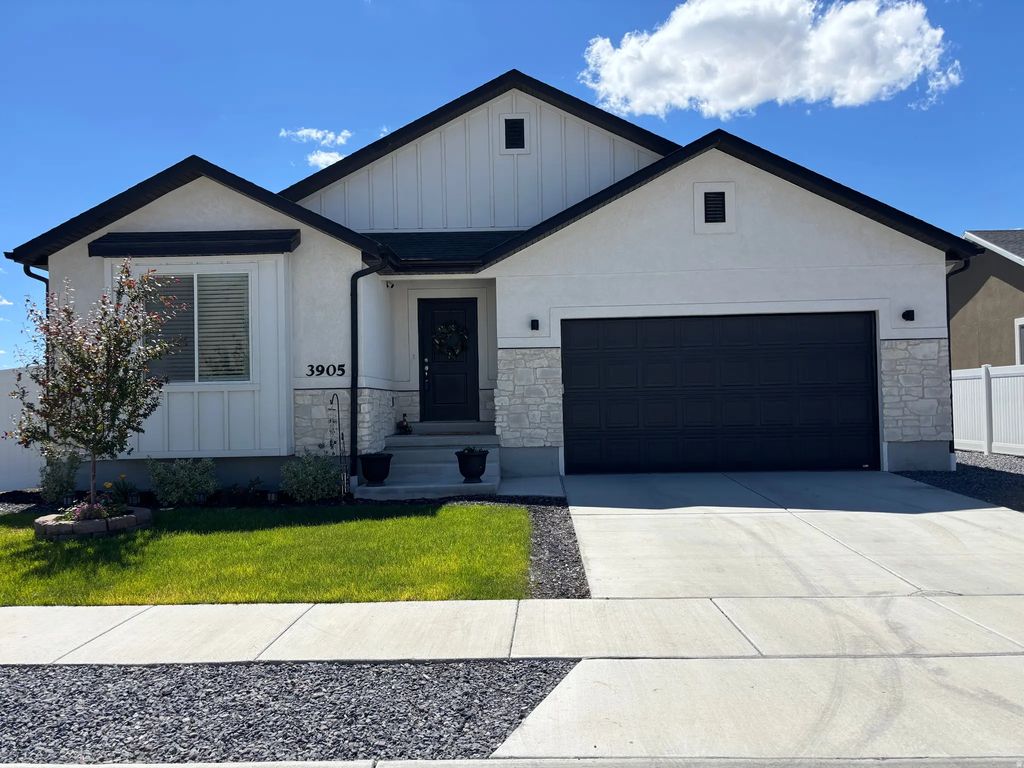 3905 N Chapman Dr, Eagle Mountain
