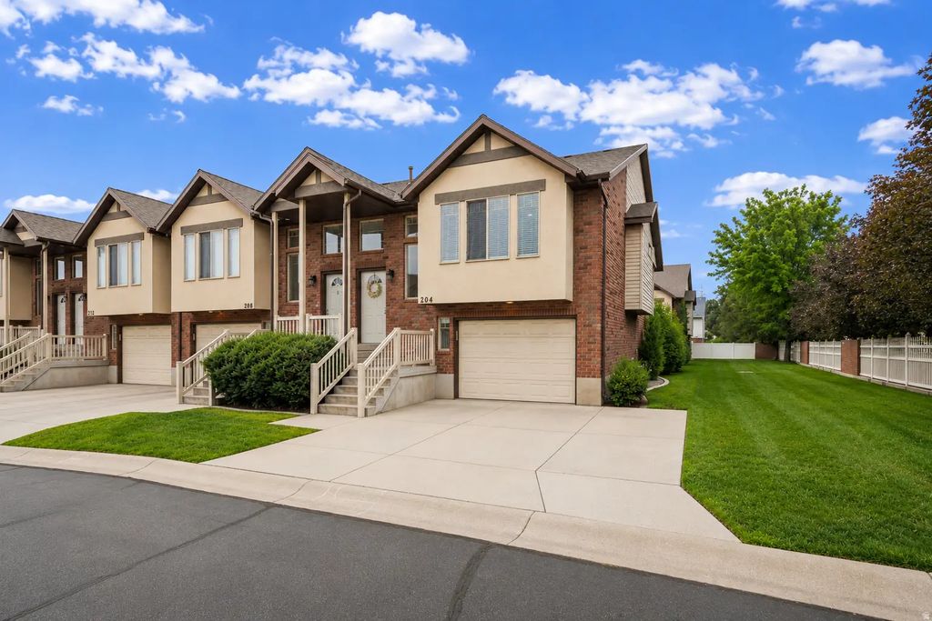204 W Lyman Ln, Bountiful