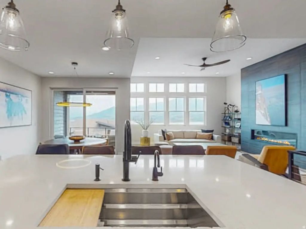 402 E Overlook Loop, Hideout
