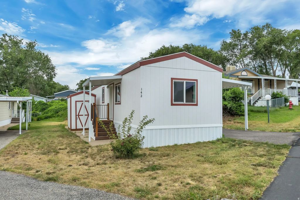 142 Cushing Way, Layton