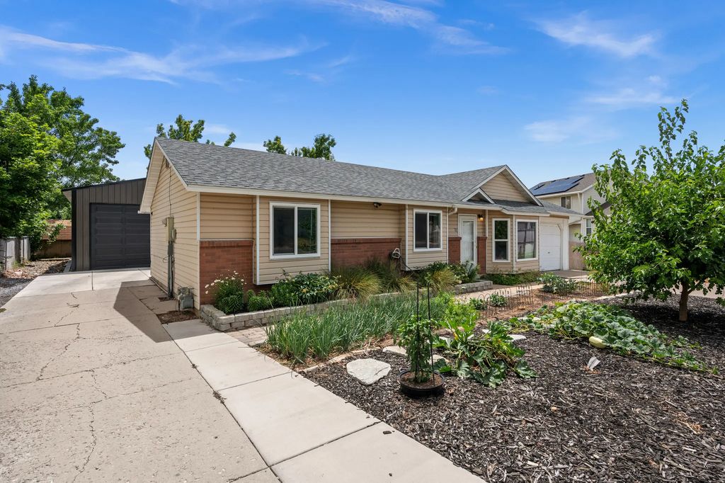 70 E 1150 N, Layton