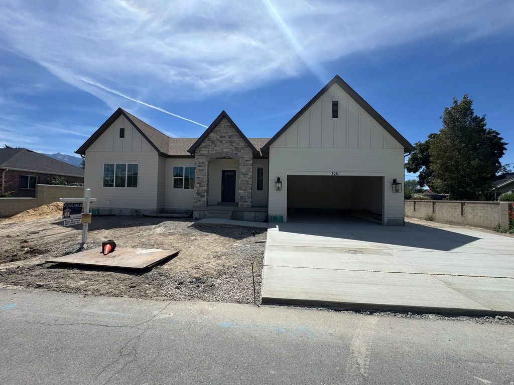 120 E 7615 S 103, Midvale