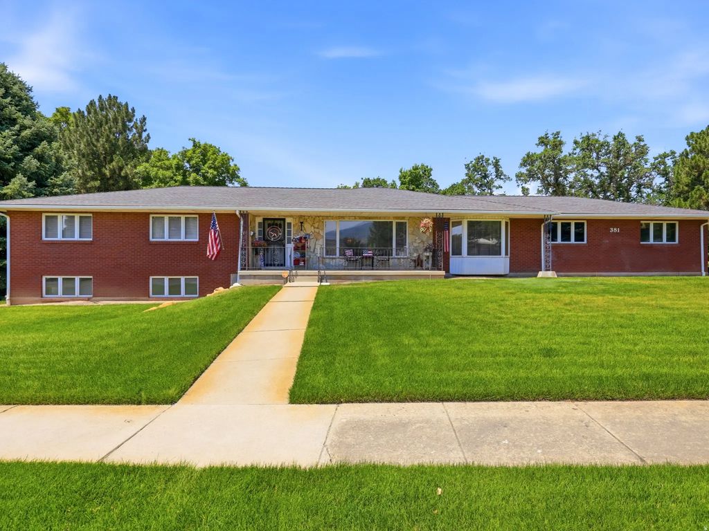 381 Oak Ln, Kaysville