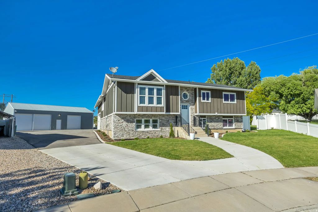 3154 W 5700 S, Roy