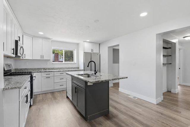 422 S Main St, Tooele