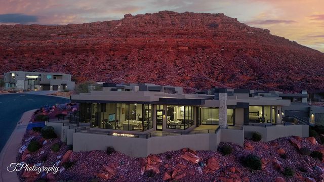 2001 W Grayhawk Cir W, St. George