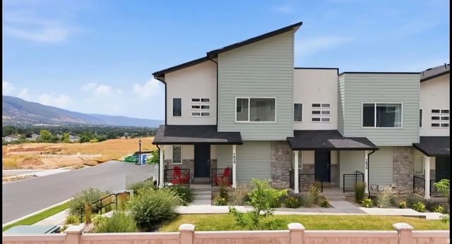 1639 E Indigo Loop N, Layton