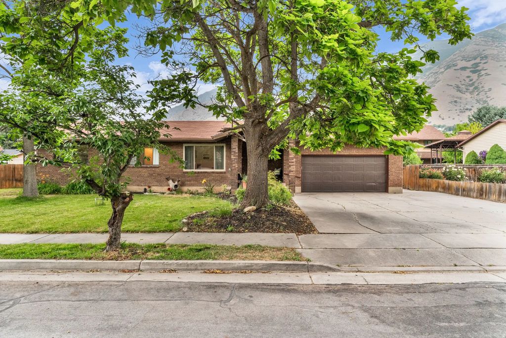 1539 E 450 S, Springville