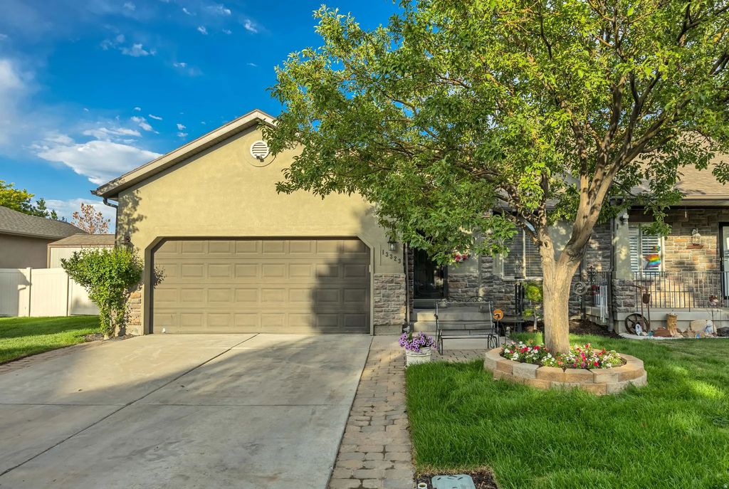 13323 S Cedar Park Dr, Herriman