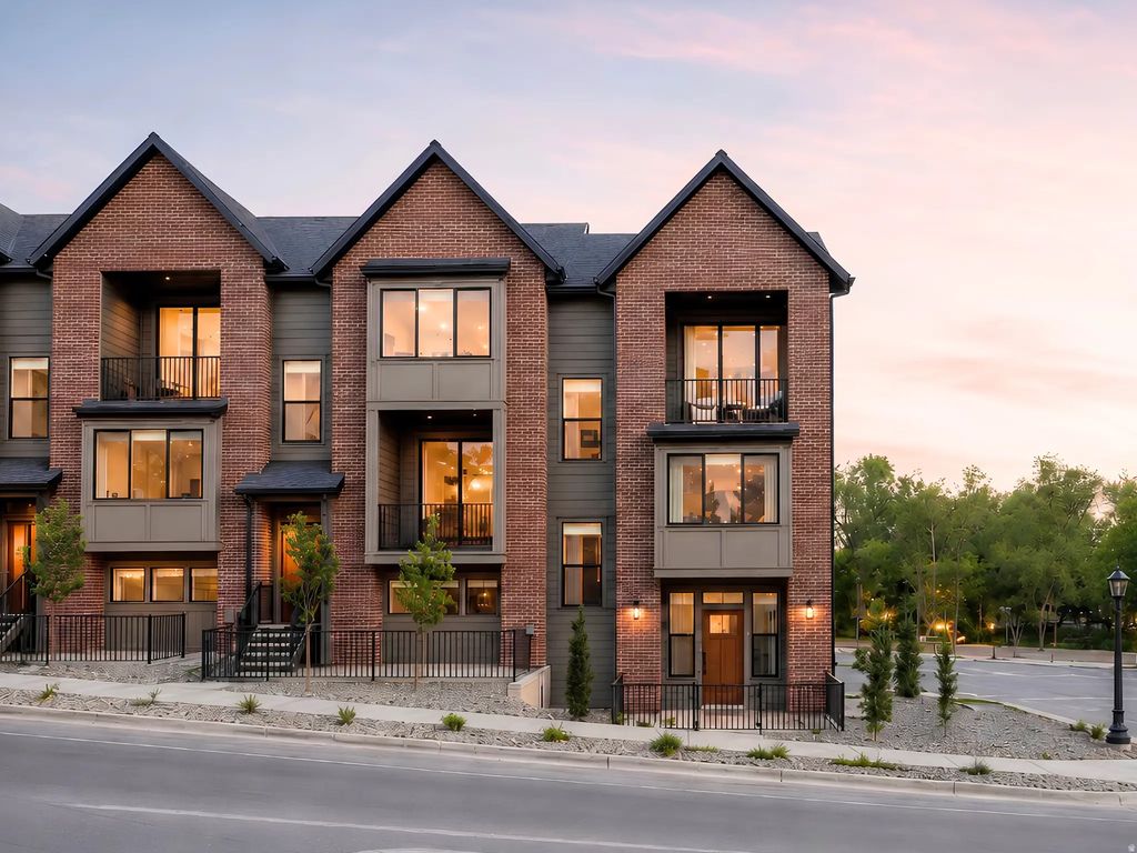 850 E Maplehurst Dr 113, Murray