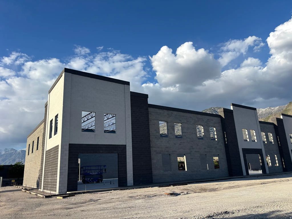 633 E Lakeview Pkwy, Provo