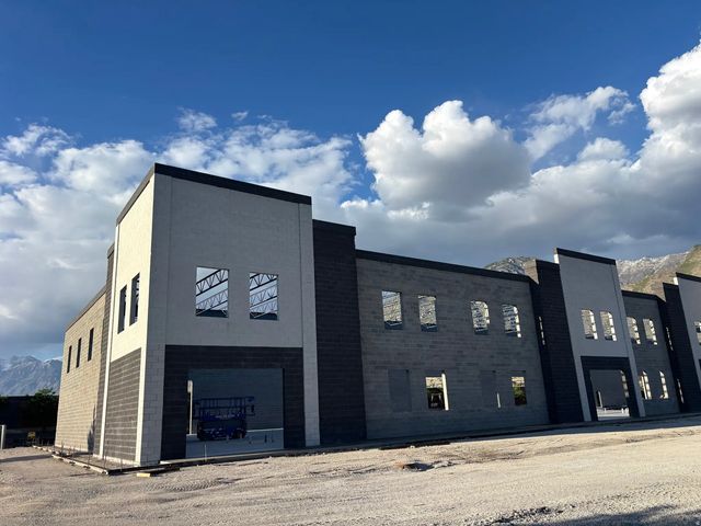 633 E Lakeview Pkwy, Provo