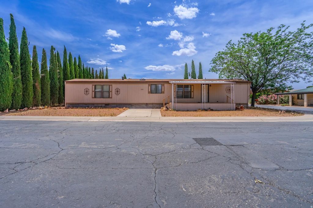 114 N 3910 W, Hurricane