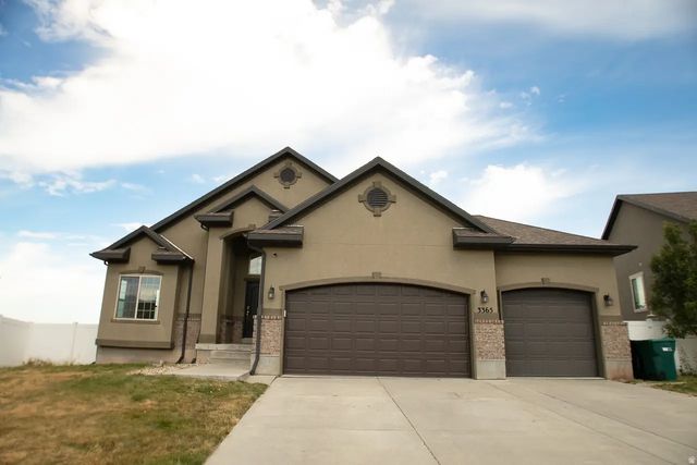 3365 N Falcon Way, Layton