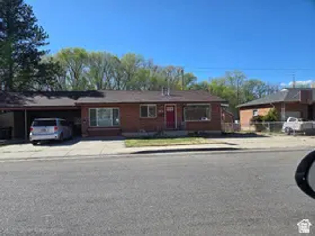 490 S Averett Ave, Springville