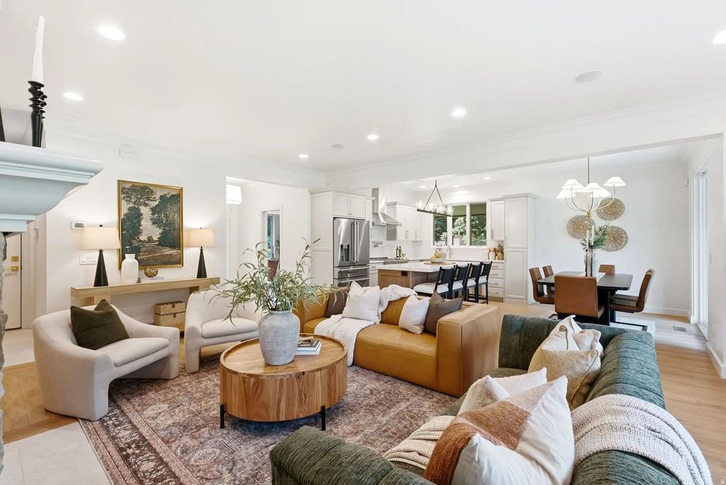 12 W Village Cir, Midway