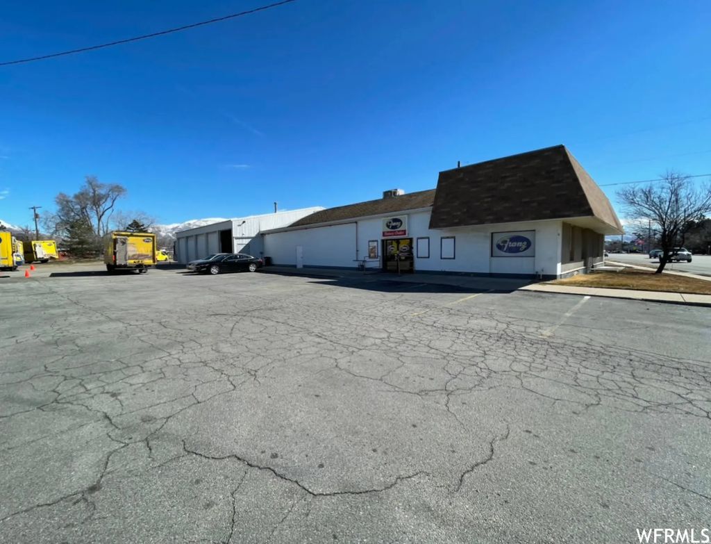 1714 N Main St, Layton