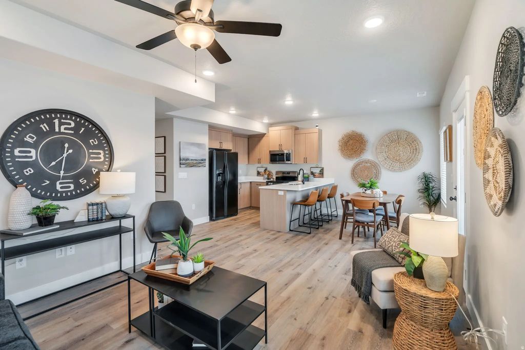 7204 W Lara Leigh Ln, Magna