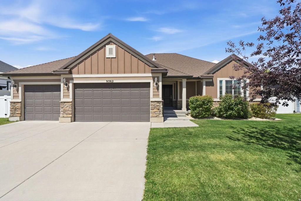 9562 S Michal Robert Ln, West Jordan