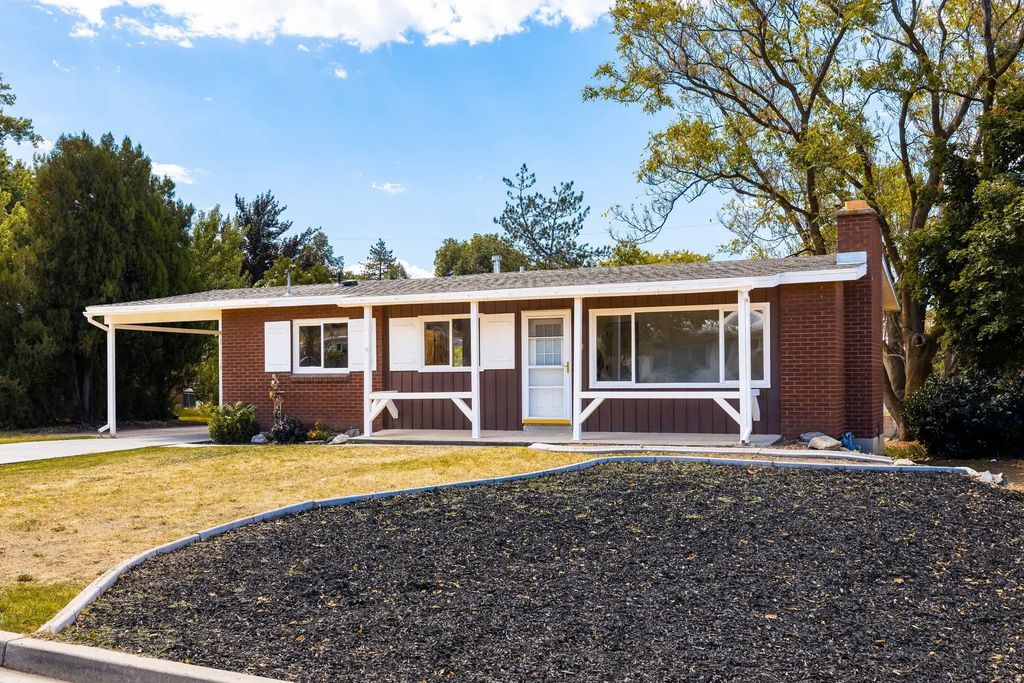 348 E 300 N, Centerville