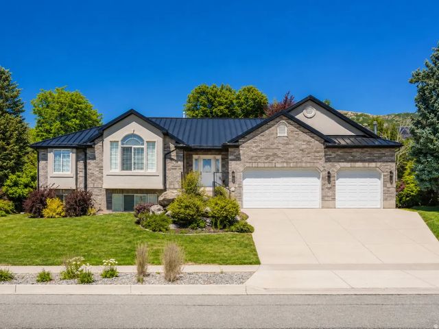 1698 E Lakeview Way, Ogden
