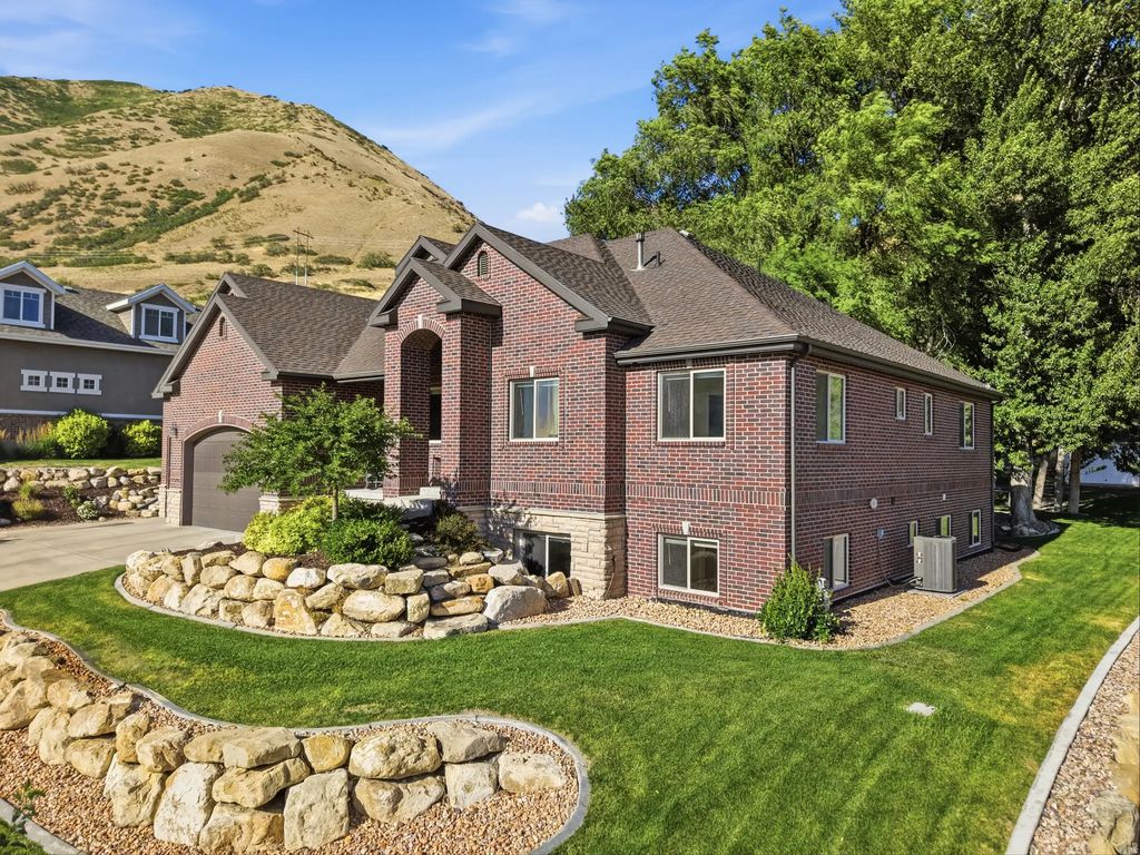 441 S 2080 E, Springville
