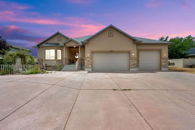 3233 W 1680 N, Clinton