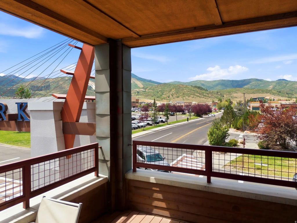 1476 Newpark Blvd 202, Park City