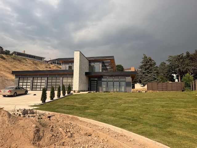 422 N Castor Ln E, Salt Lake City