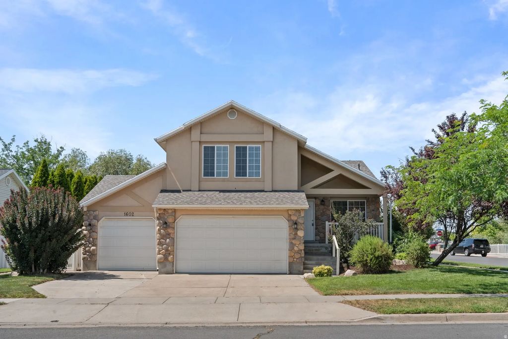 1602 W Rockbridge Dr S, Layton