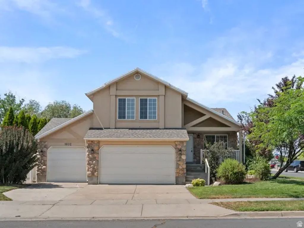1602 W Rockbridge Dr S, Layton
