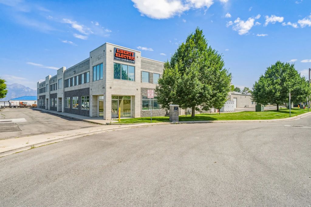 8227 S 4300 W, West Jordan