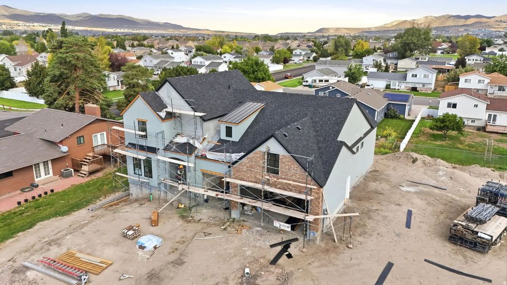 1664 W Felt Dr 13, Lehi