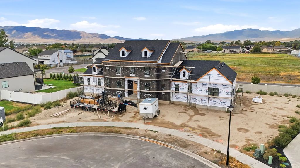 754 S 350 E 104, Lehi