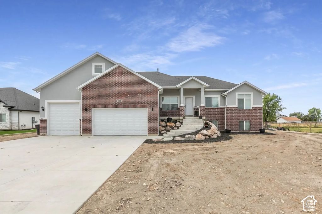 2543 W 3100 N, Farr West