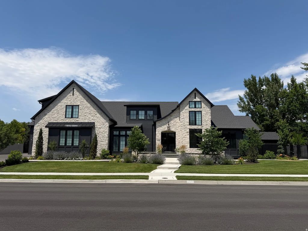 6756 W 10050 N, Highland