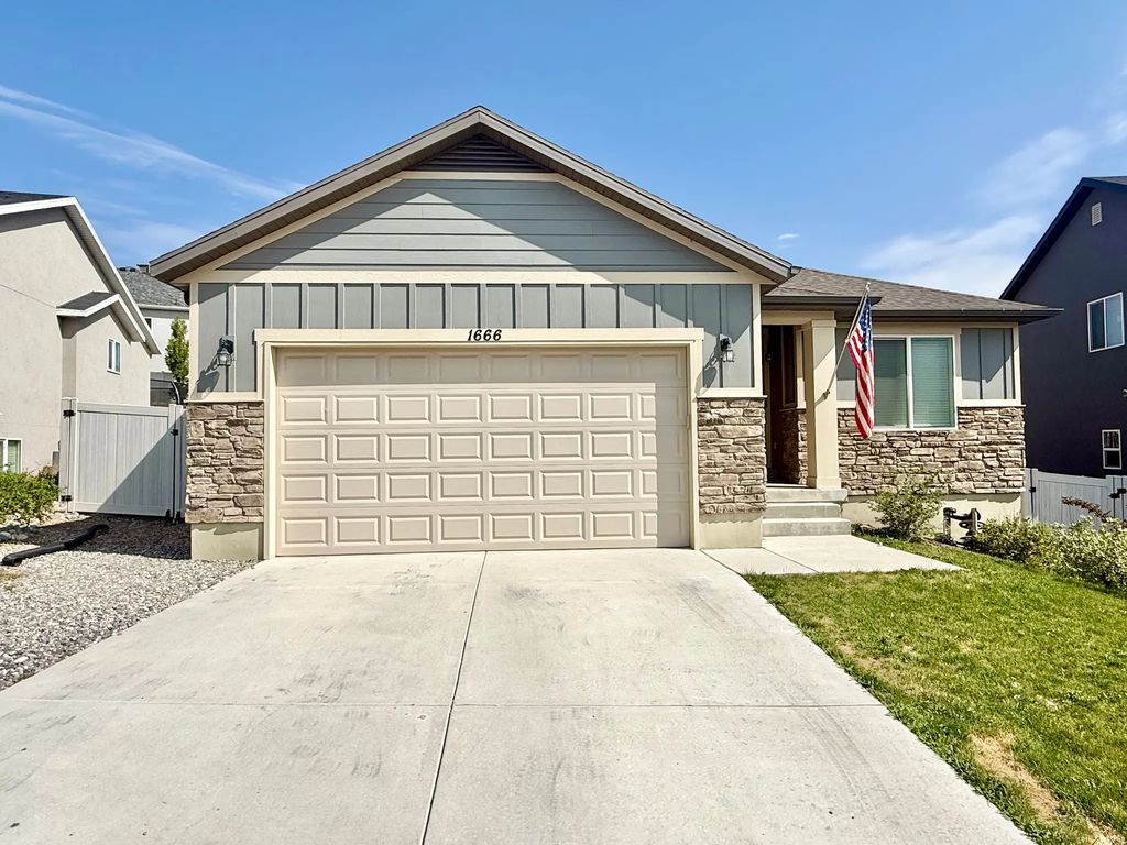 1666 W Foxberry Rd, Santaquin