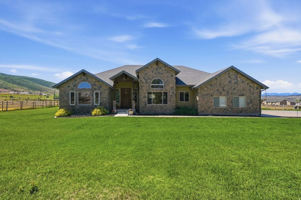 90 E Sky Ln N, Marion