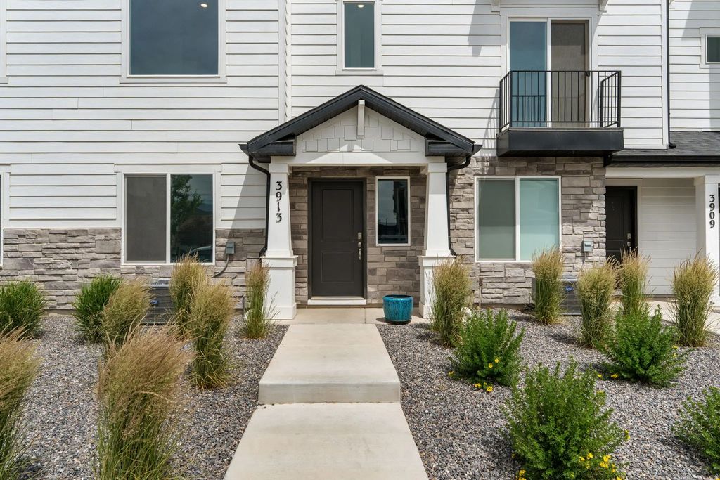 3913 N Eagle Pointe Ln, Eagle Mountain