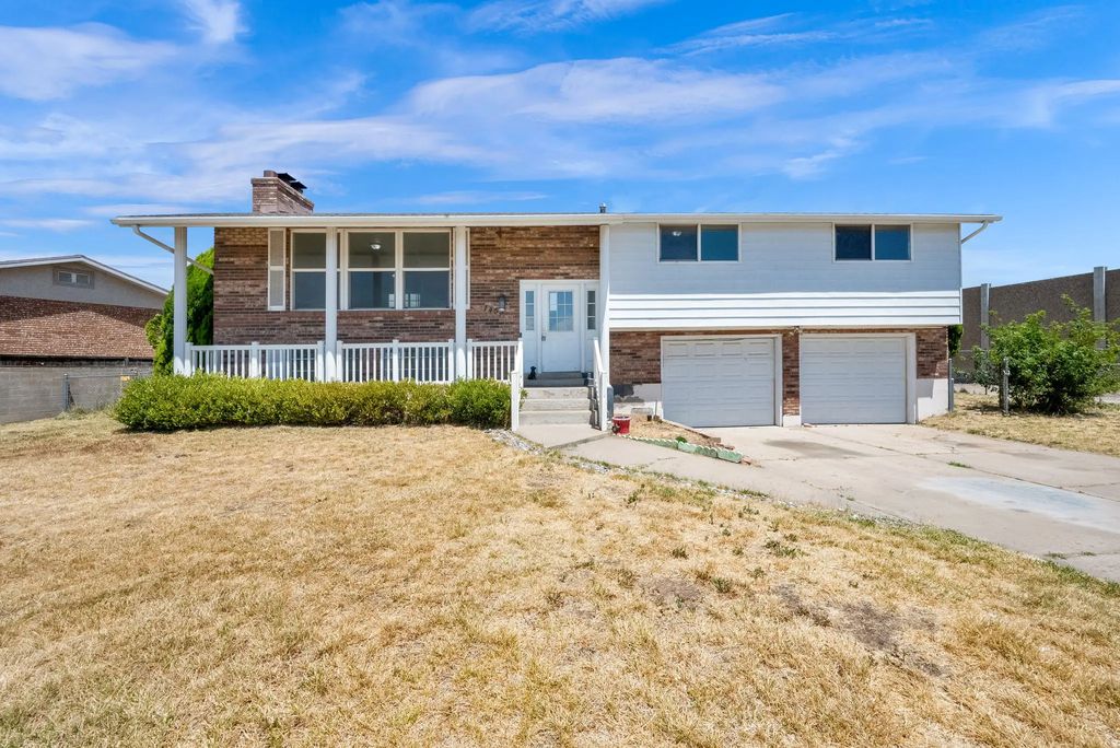 1453 S Valhalla Dr E, Clearfield
