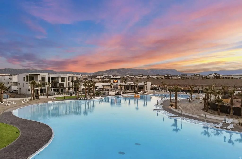5801 S Garnet Dr 2-301, St. George