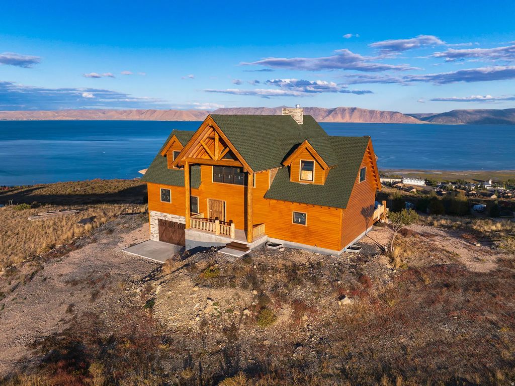 1249 N Sculpin Loop, Garden City