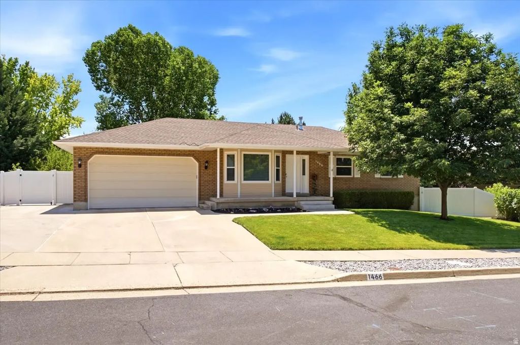 1466 Oakridge Dr, Layton