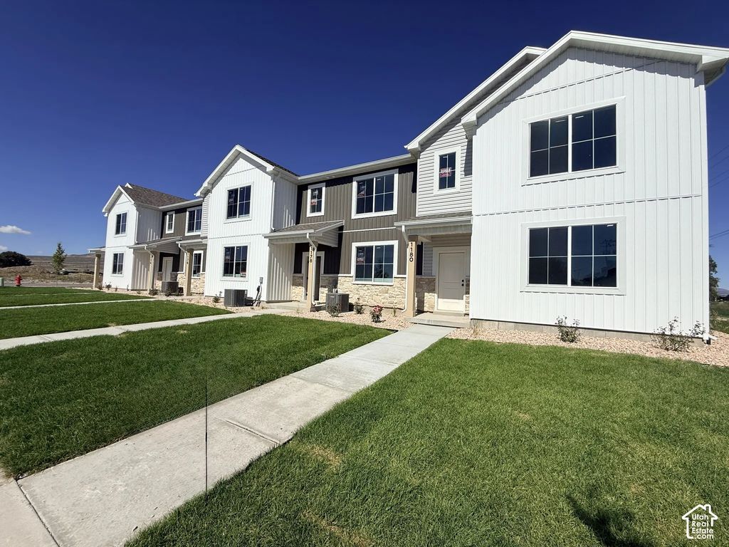 1176 S 100 W, Garland