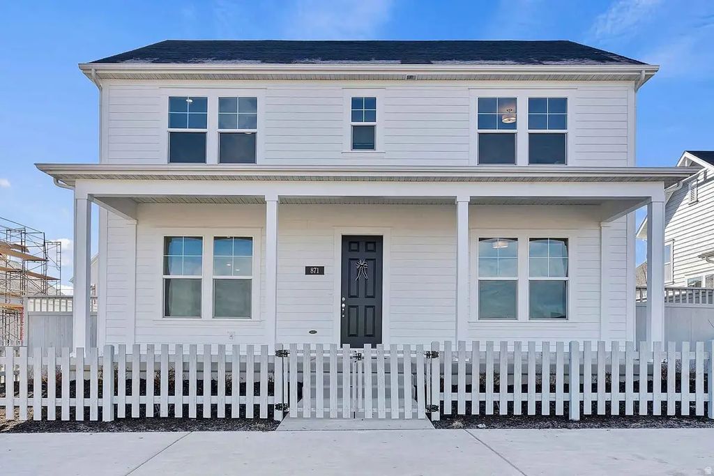 913 W Halvorsen Pkwy, Saratoga Springs