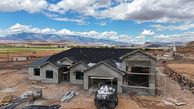 1014 W Rock View Dr, Hurricane