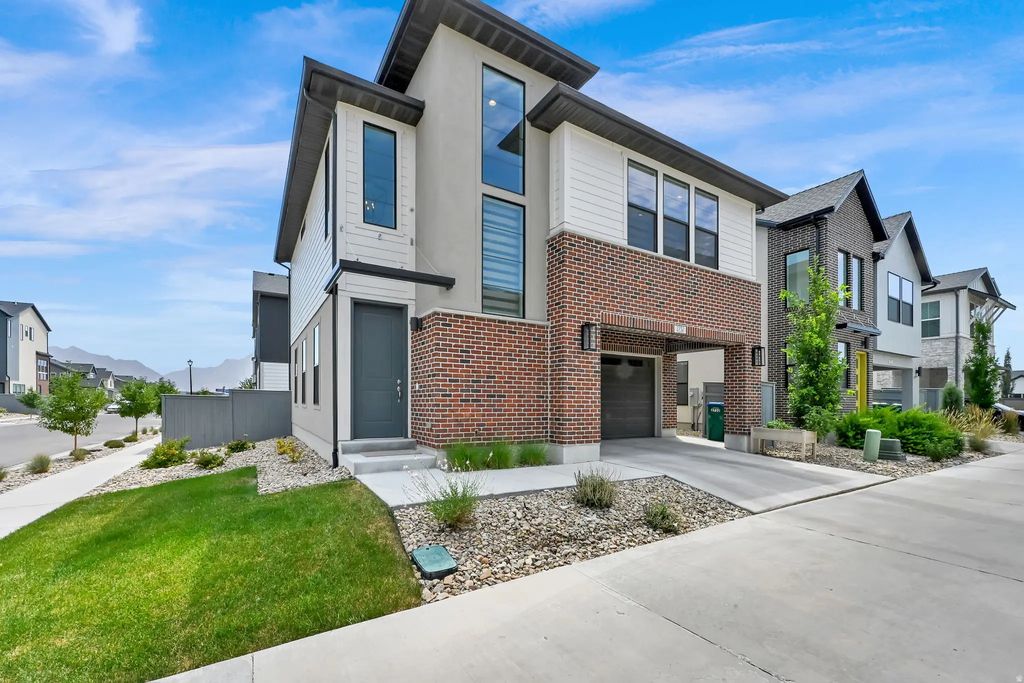 2732 N 3860 W, Lehi