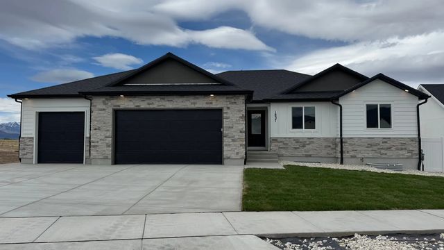 1837 N Mantle Way 405, Tooele