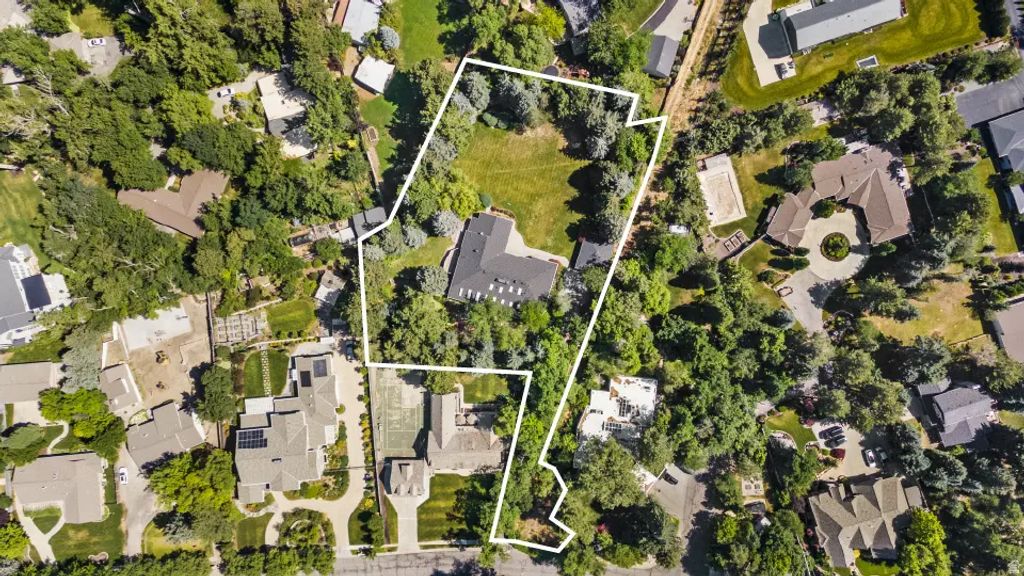2185 E Applewood Ave S, Holladay
